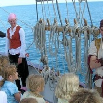 Participants and guides on an educational sailing tour in Chicago